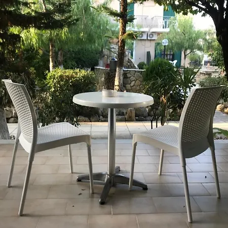 Hotel Merlis Kalamákion